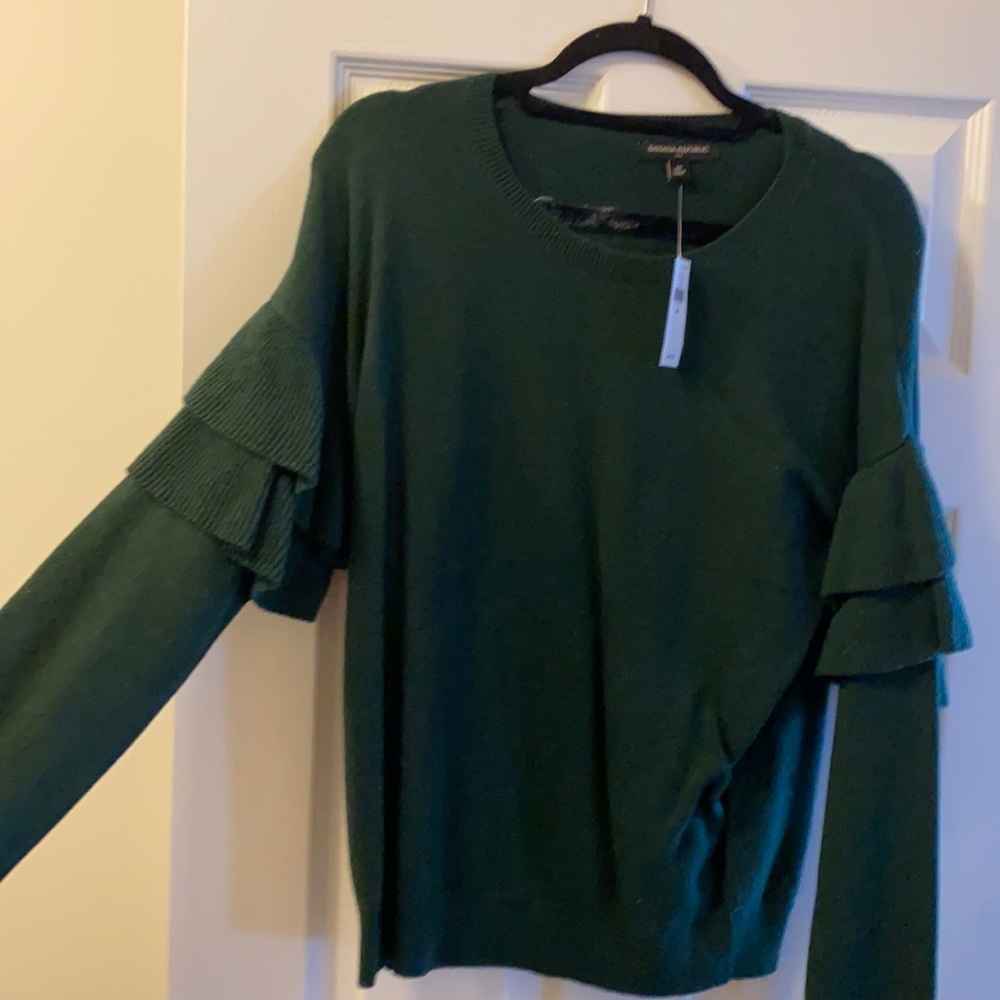 NWT detailed sleeve sweater